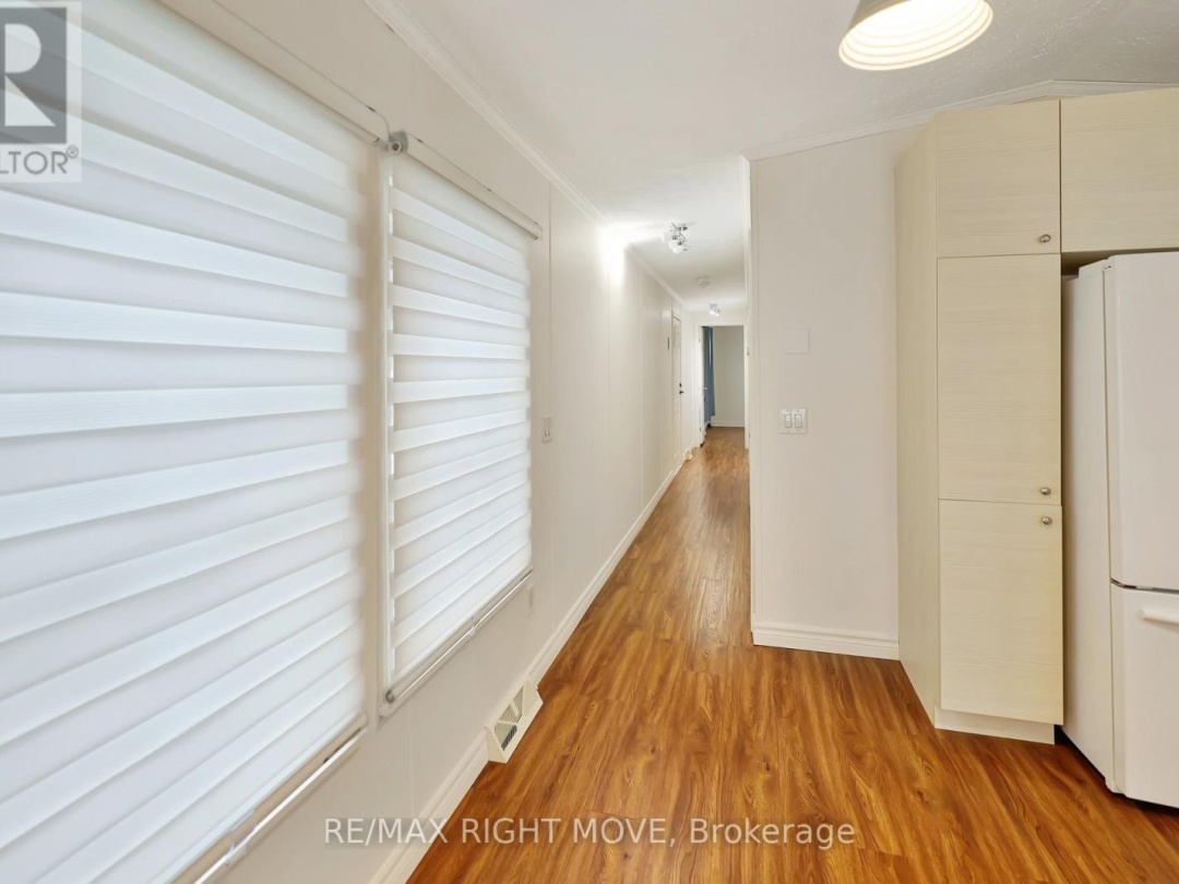 4041 ASH CRESCENT, Severn