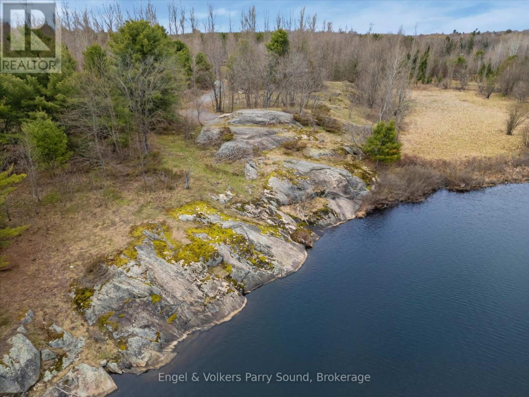 185 LOCH ERNE ROAD, Vowel Lake