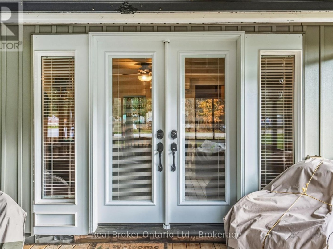 33 GLOUCESTER GROVE, Georgian Bay