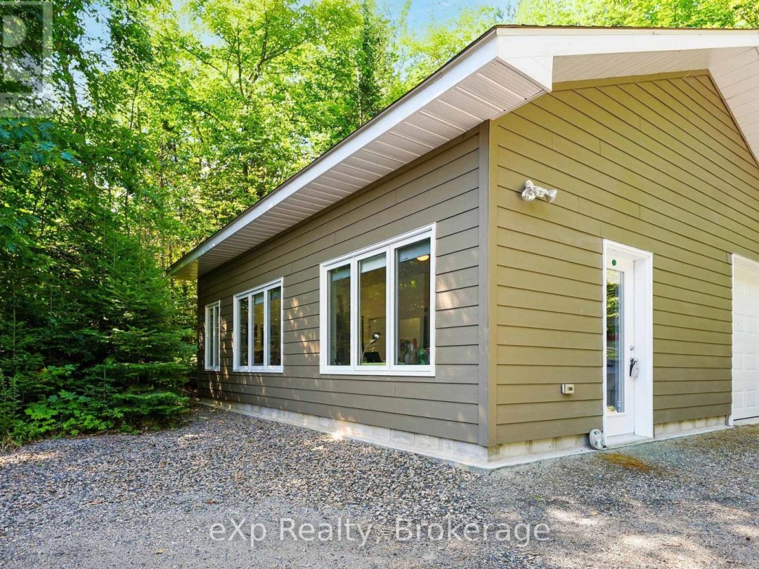 2978 KASHAGAWIGAMOG LAKE ROAD, 