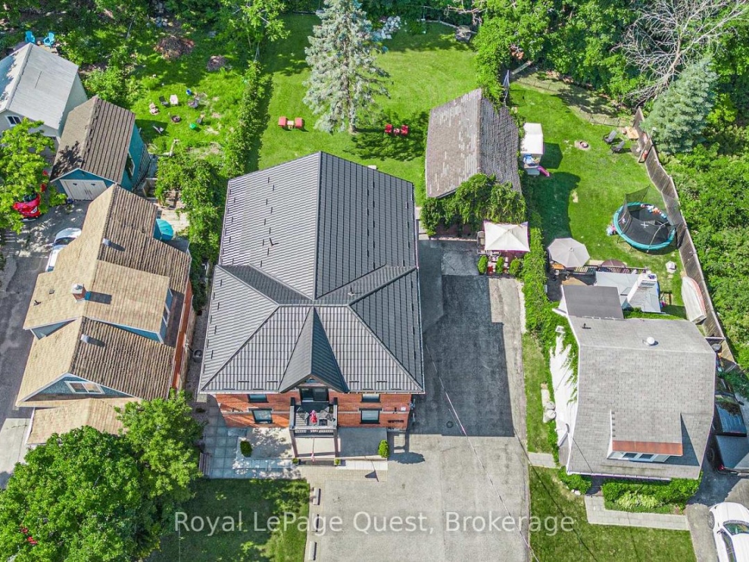 214 MISSISSAGA STREET W, 