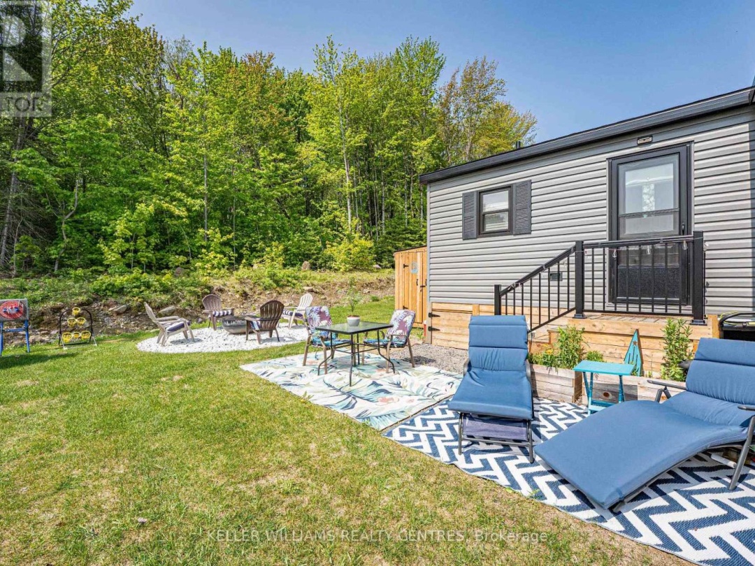 #38 LAKERIDGE - 1047 BONNIE LAKE CAMP ROAD, Bracebridge (Macaulay)