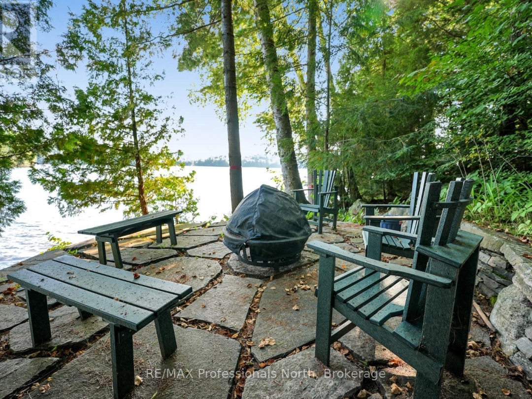 2682 WILKINSON ROAD, Kennisis Lake