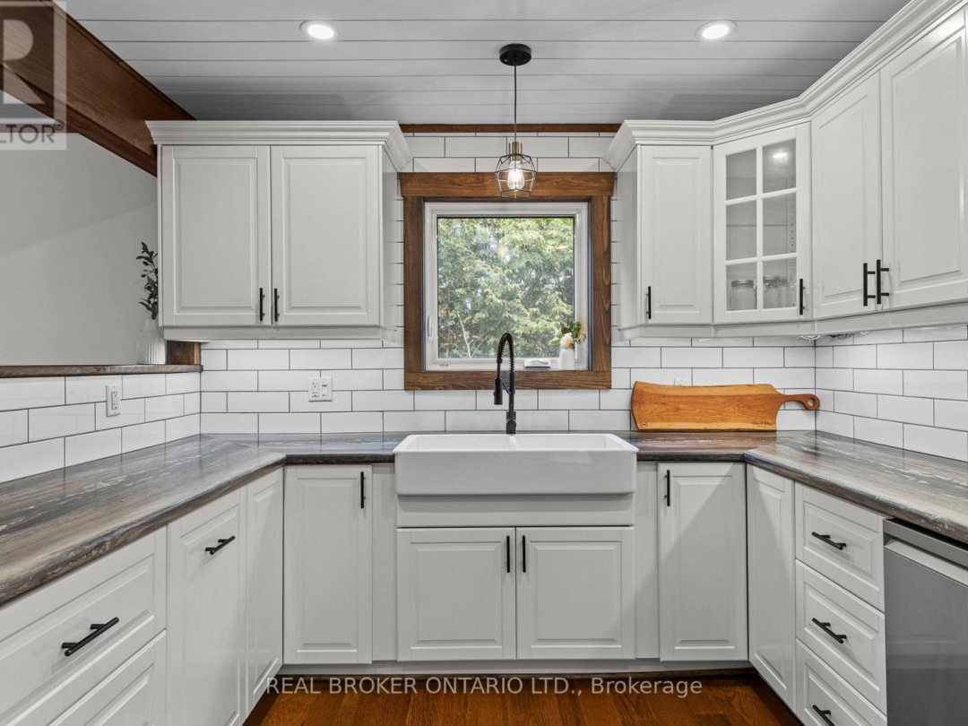 1401 NORTH SHORE ROAD, Algonquin Highlands (Stanhope)