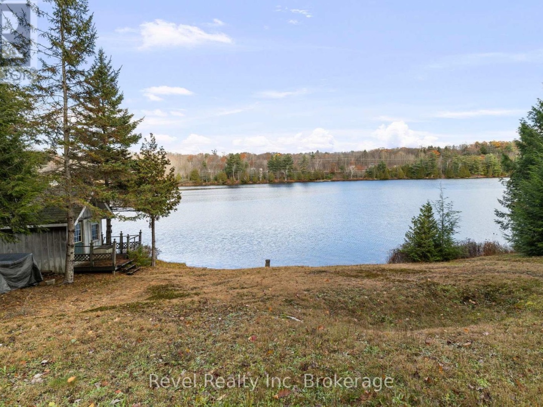 75 SILVER POINT DRIVE, Silver Lake