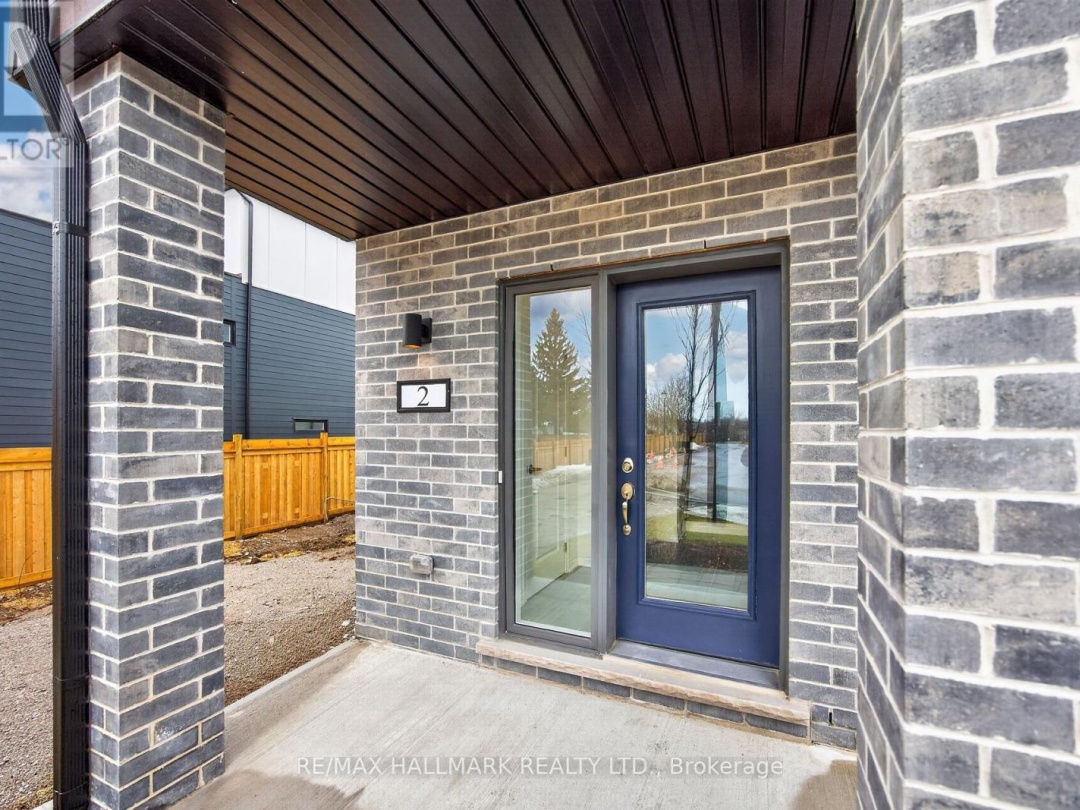 2 WYN WOOD LANE, Orillia
