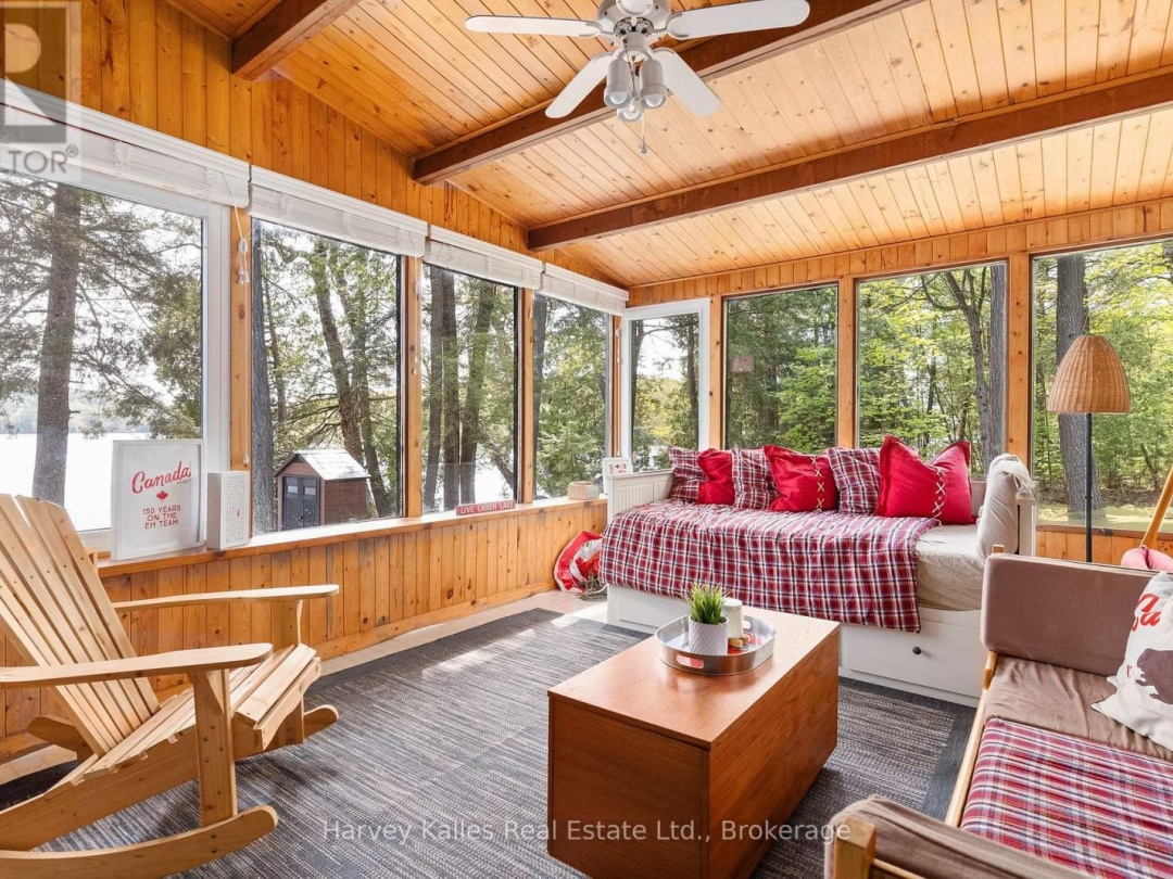 1033 SCOTT LANE, Oxbow Lake