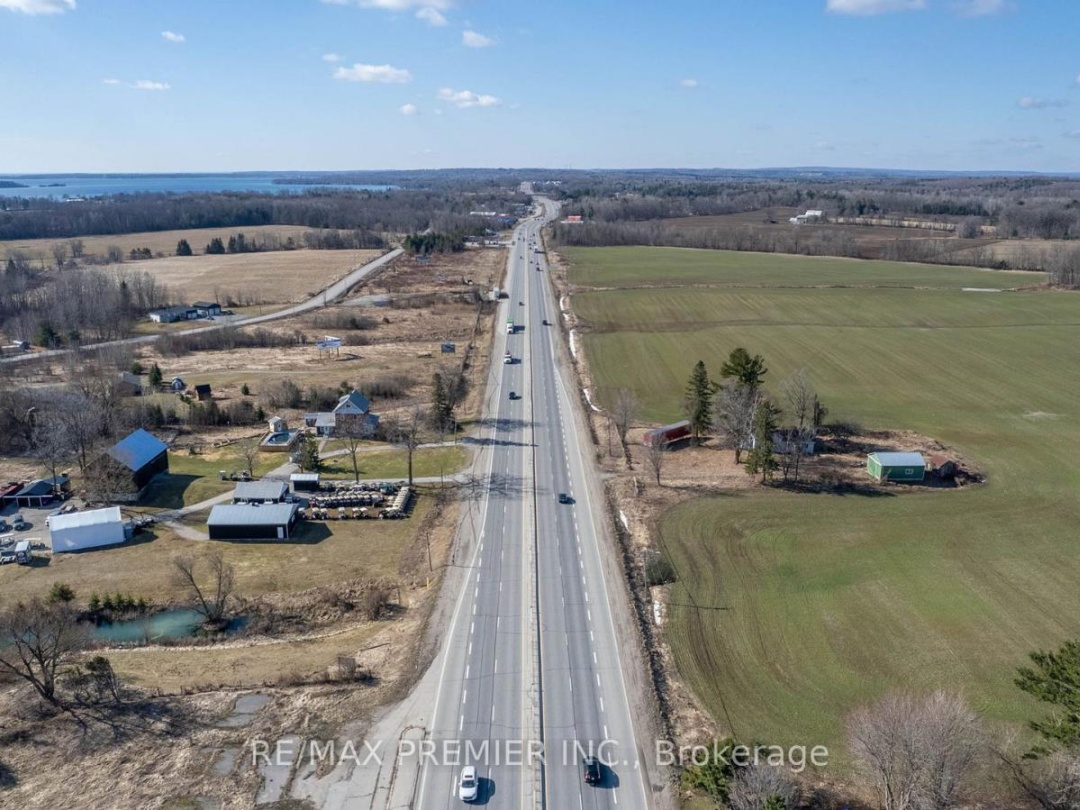 8665 HWY 11, Severn (West Shore)