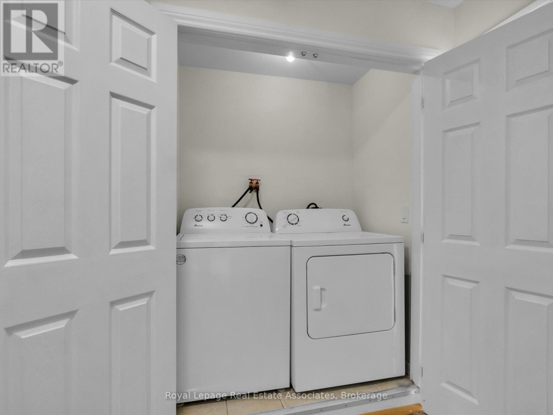 16 - 1581 HIDDEN VALLEY ROAD, 