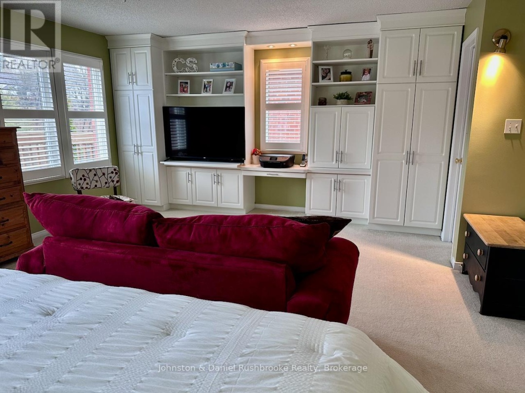 39 SHORELINE DRIVE, Muskoka River
