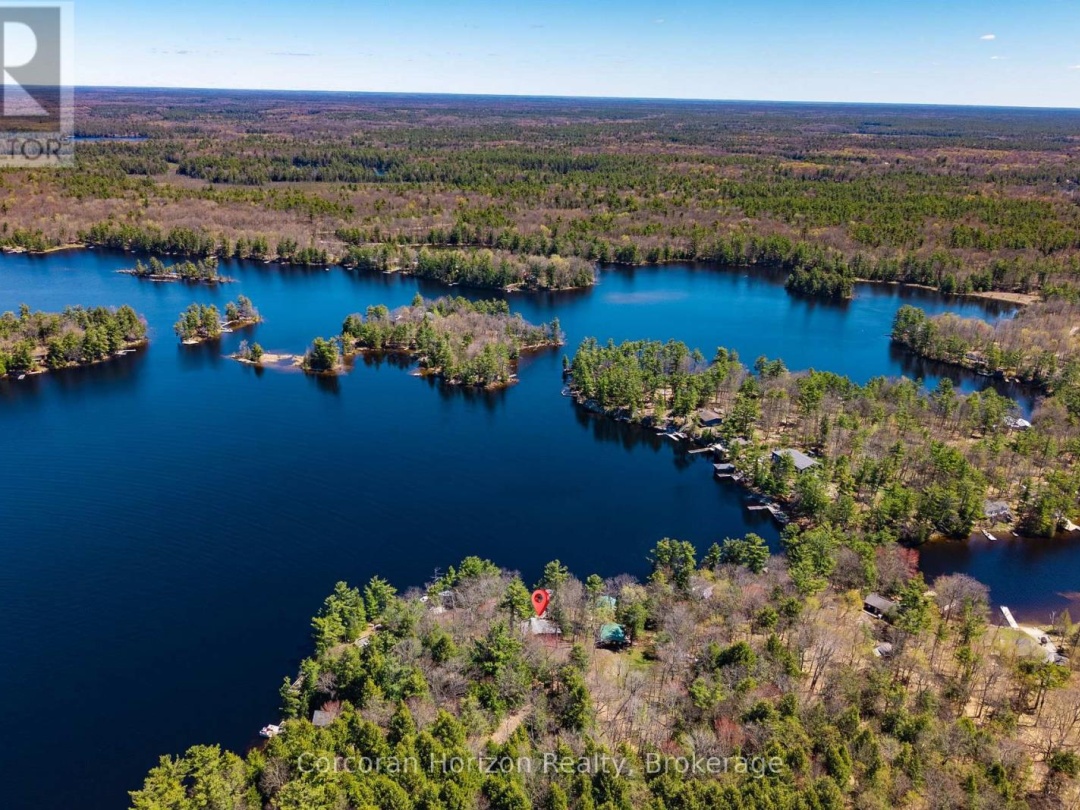 462 ISLAND 90 ISLAND, Six Mile Lake