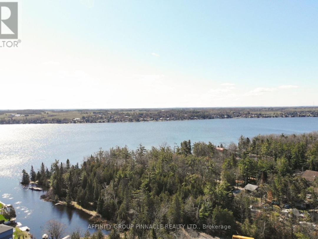 12 NORTH BAYOU ROAD, Sturgeon Lake