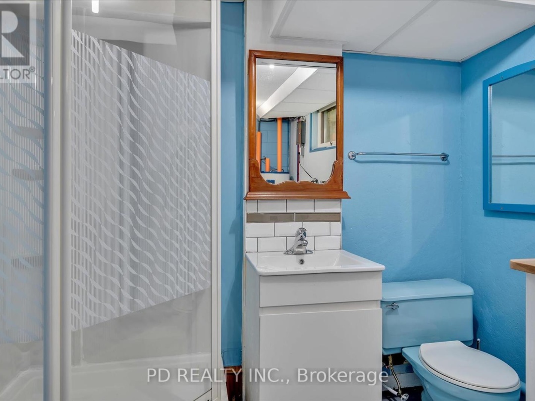 28 BOND STREET E, 