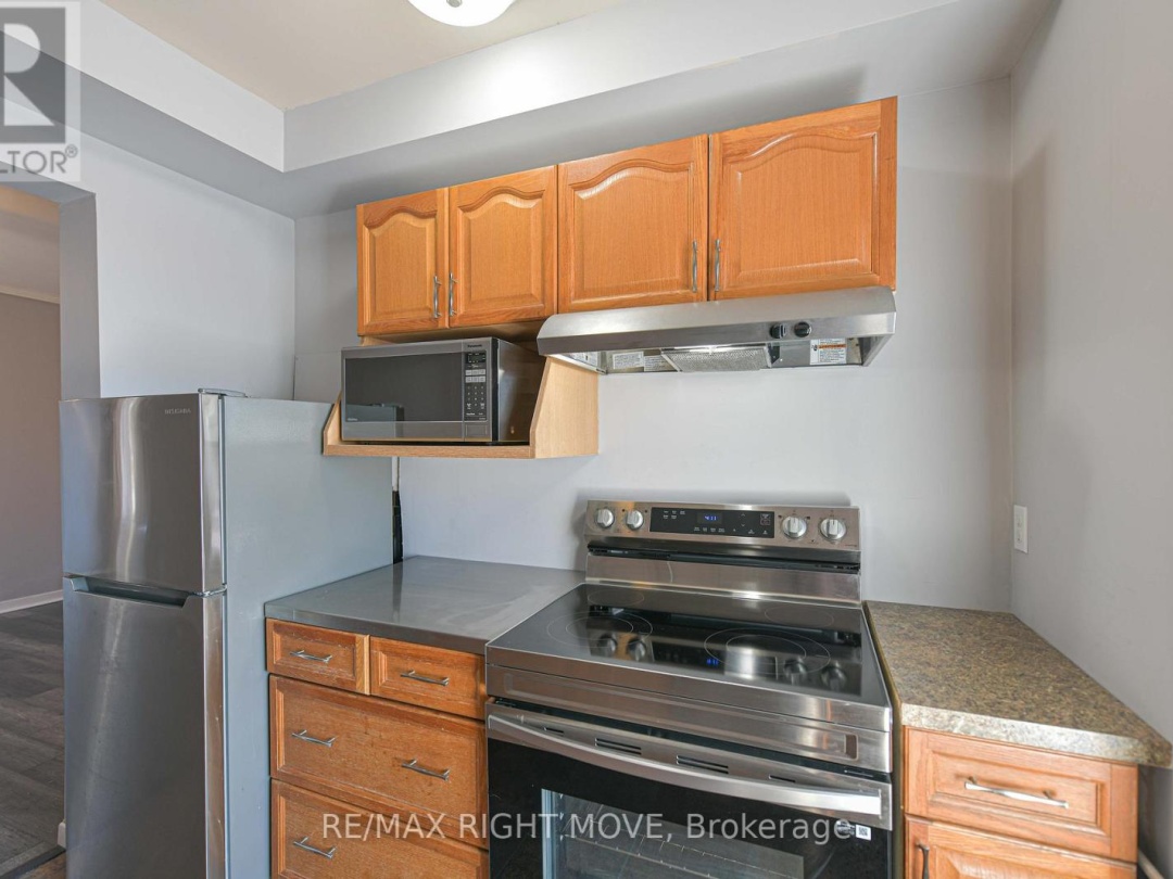 33 COLDWATER ROAD W, Orillia