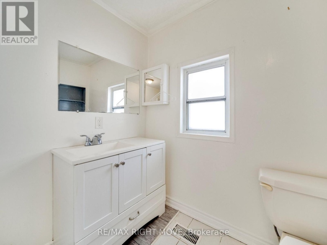 33 ALBERT STREET S, Orillia
