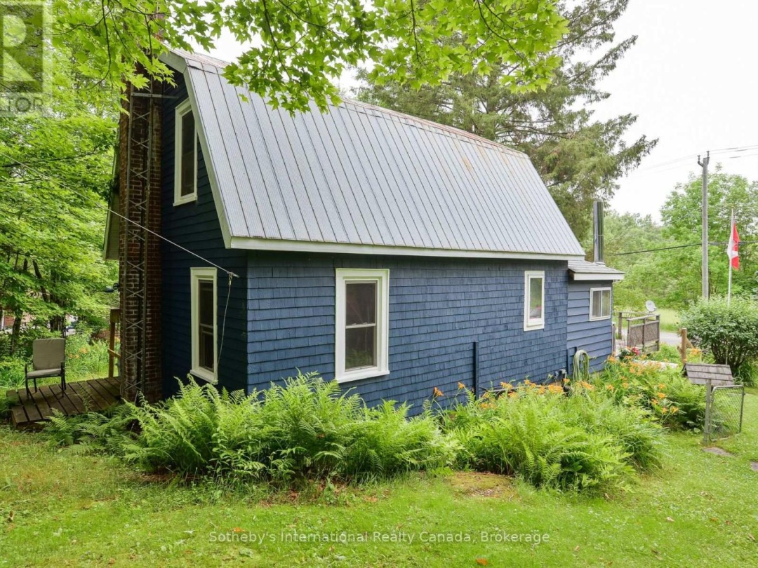 1079 HEWLITT ROAD, 