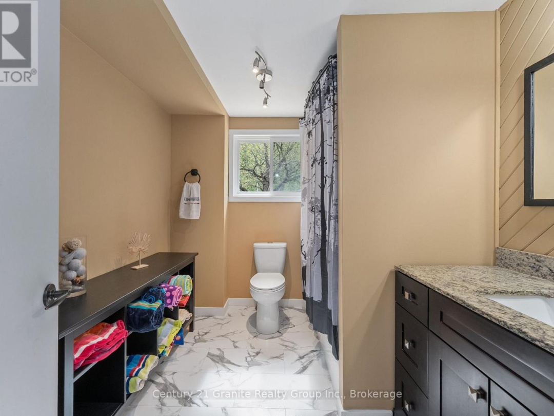 2347 KASHAGAWIGAMOG LAKE ROAD, 