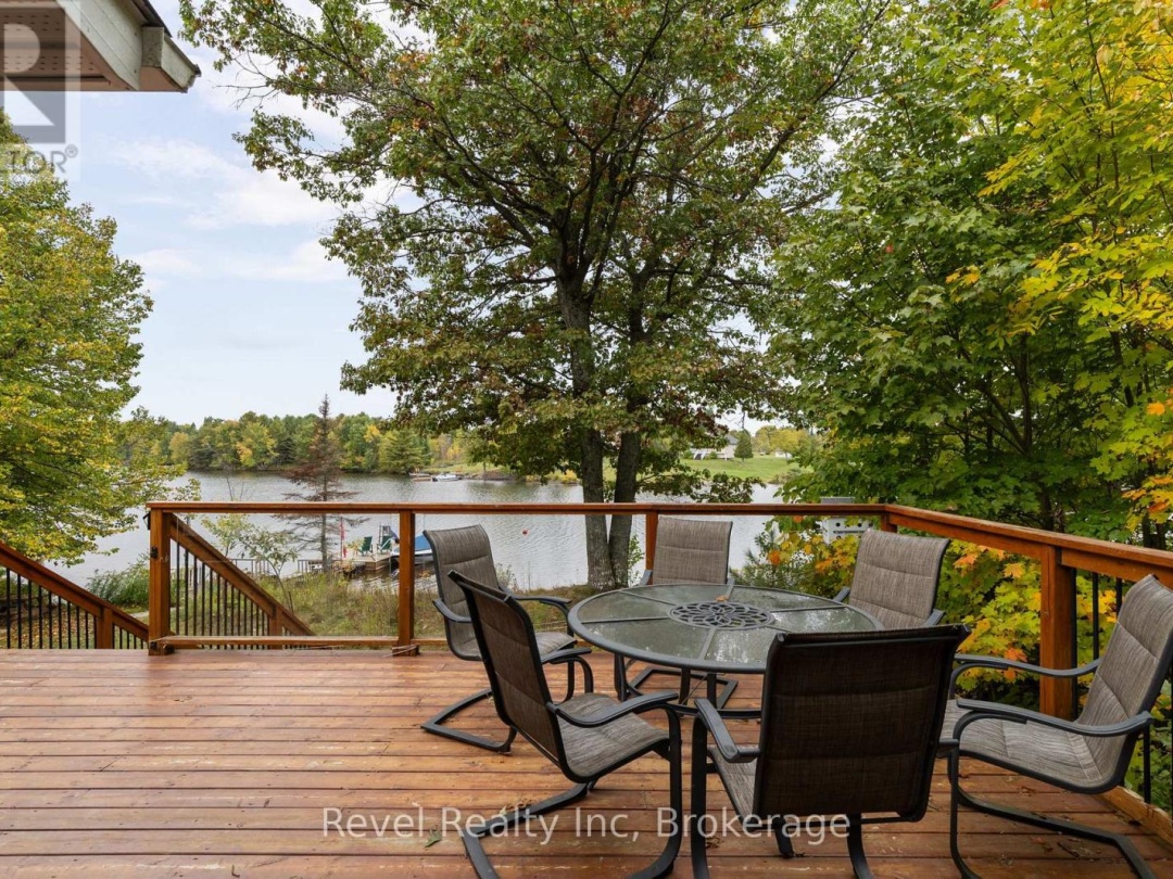 210 BURNETT'S ROAD, Manitouwabing Lake