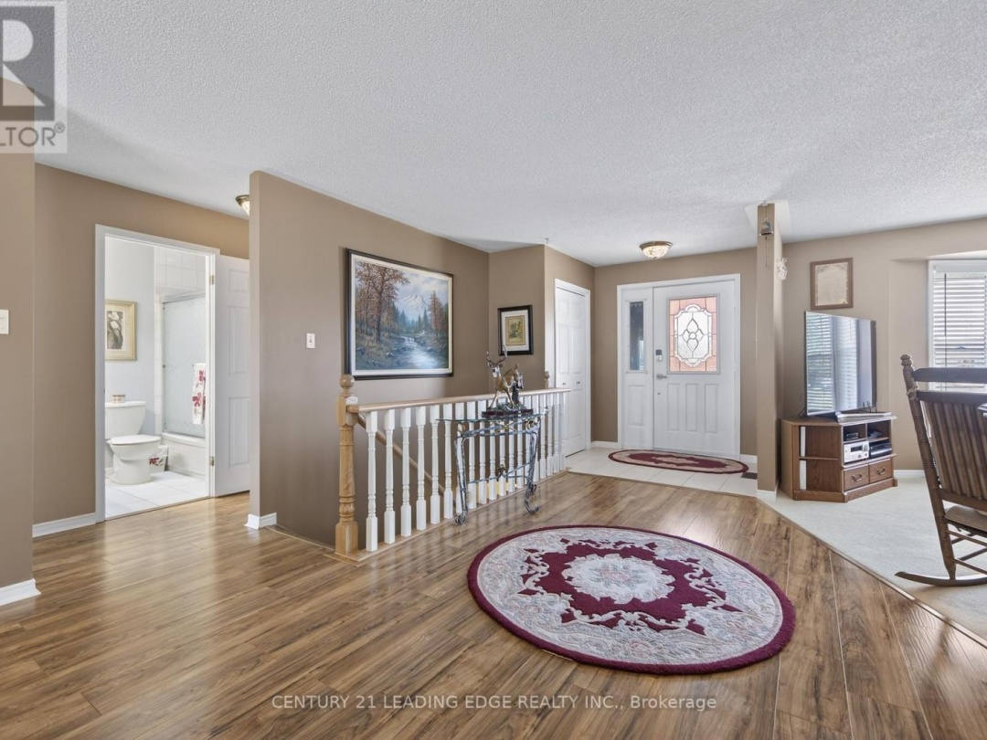 17 SANDLEWOOD TRAIL, Lake Simcoe