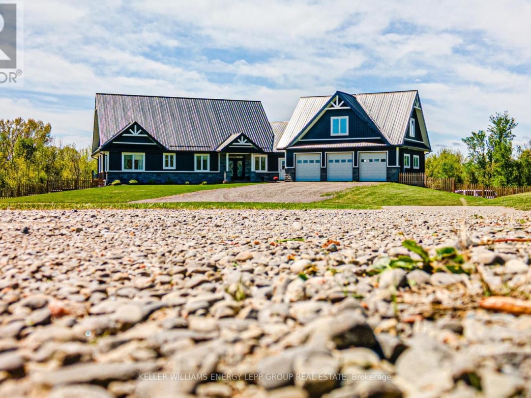 44 Ball Point Road, Kawartha Lakes (Mariposa)