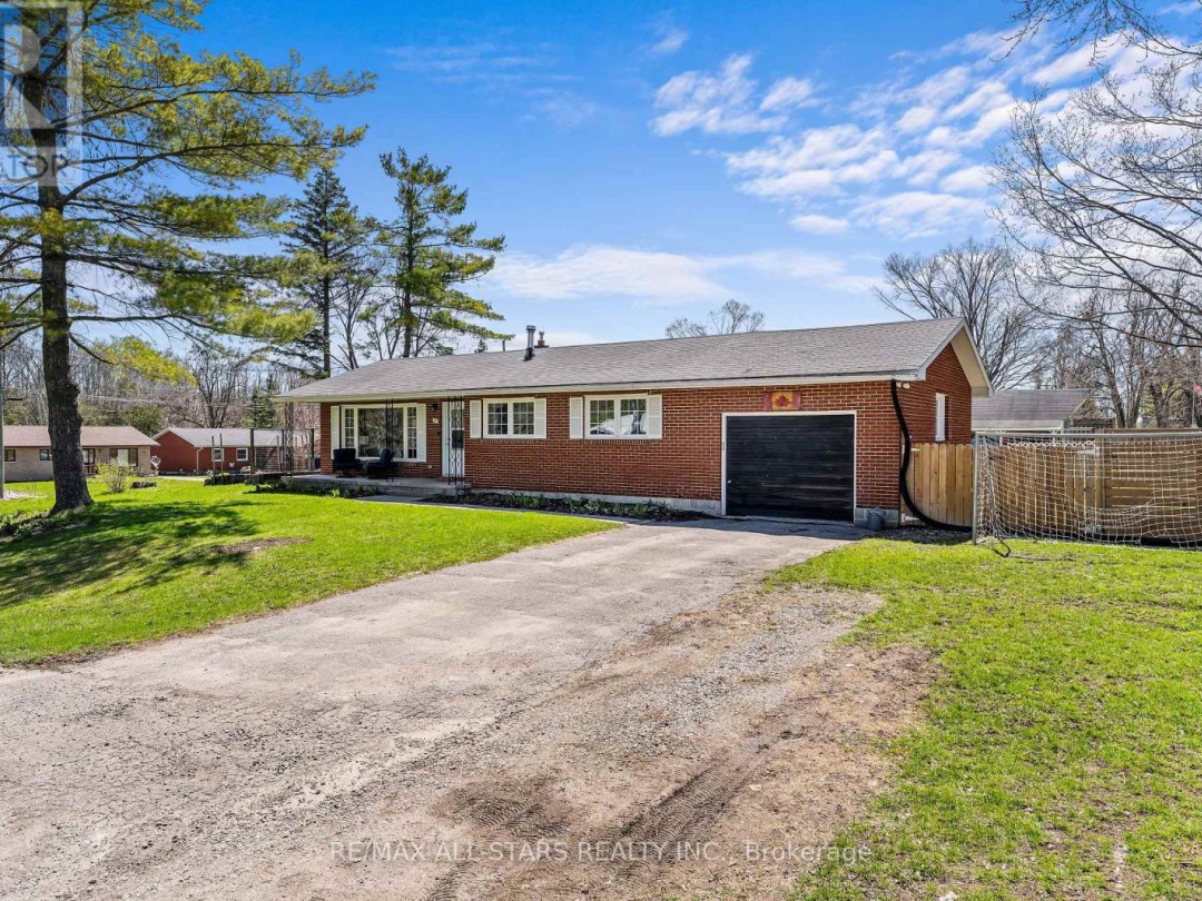 49 KENNEDY DRIVE, Kawartha Lakes (Fenelon Falls)