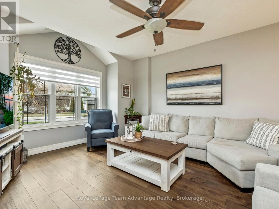 8 AVERY COURT, Parry Sound