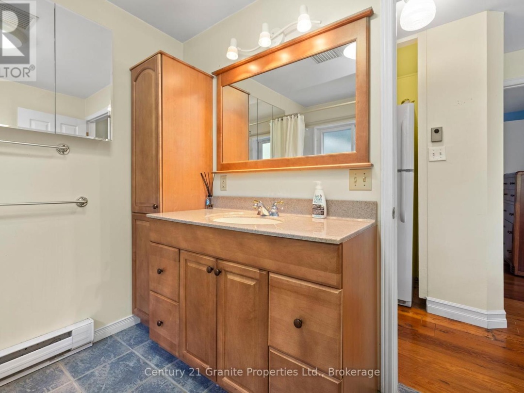 131 DOWNES ROAD, Horseshoe Lake