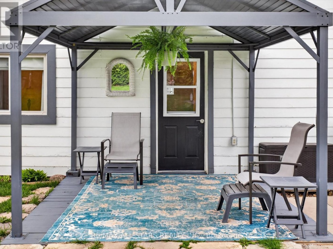 2 ELDER STREET, Sturgeon Lake