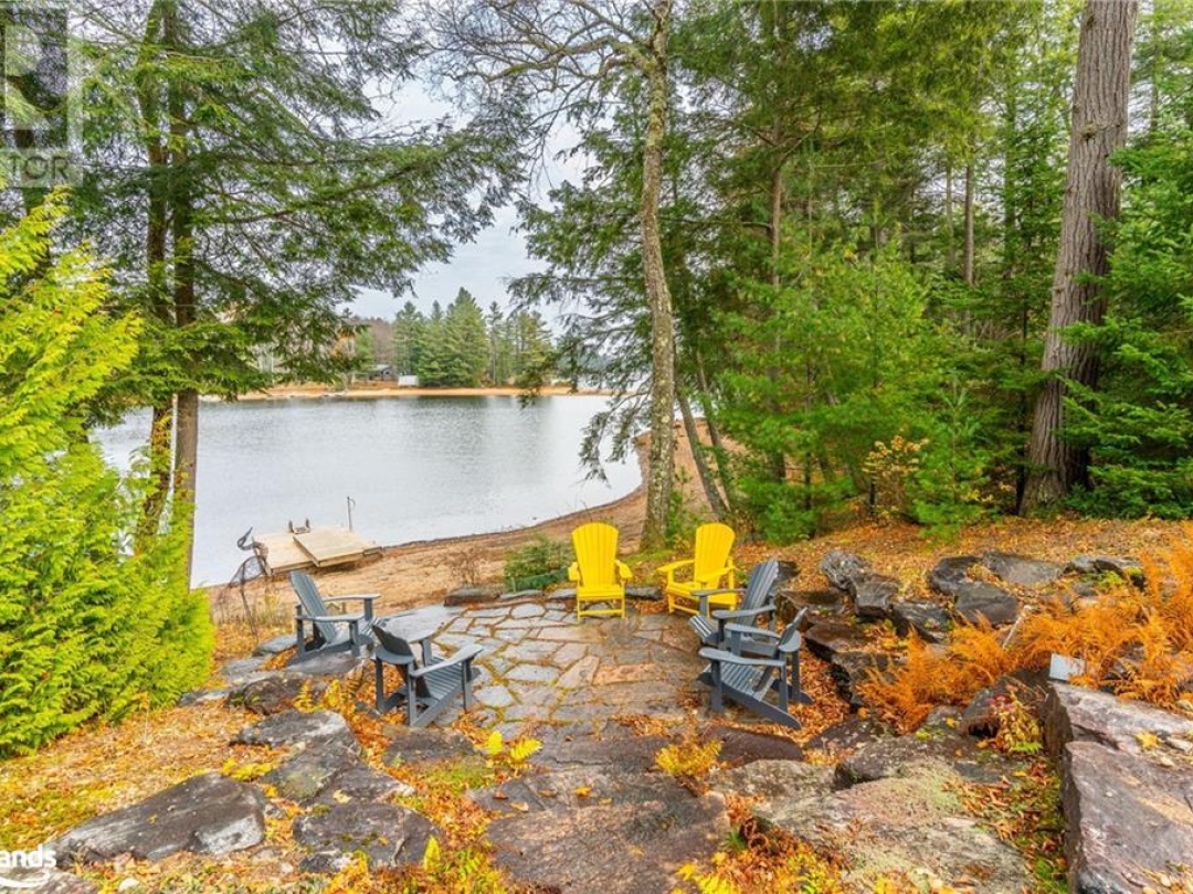 3526 West Shore Road, Kennisis Lake