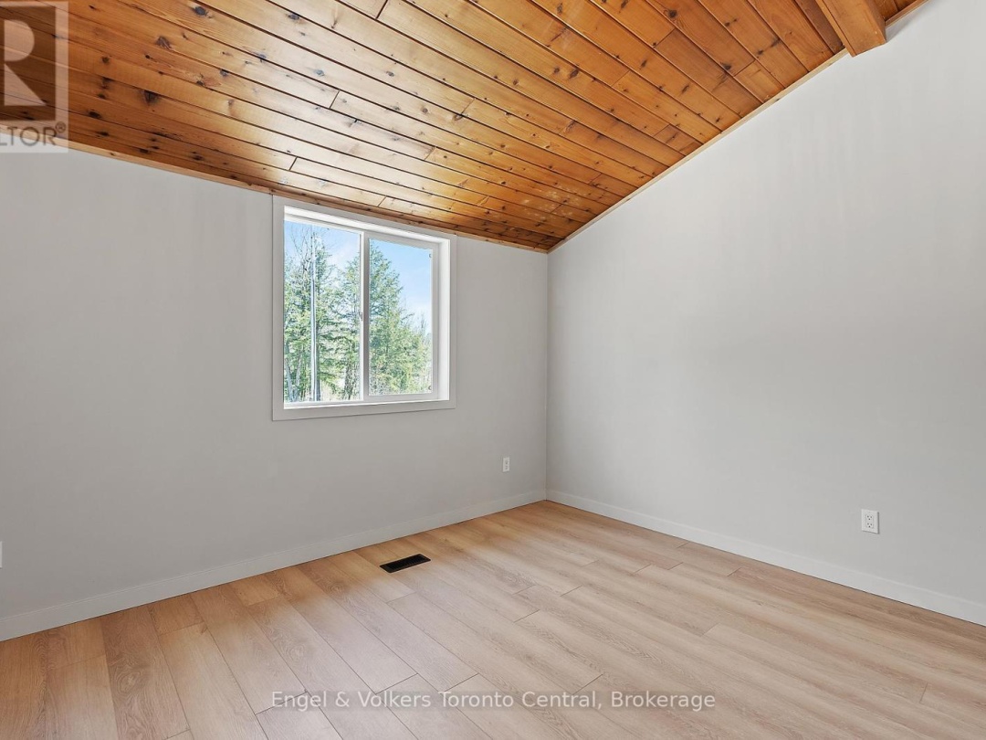 1457 LAKE JOSEPH ROAD, McTaggart Lake