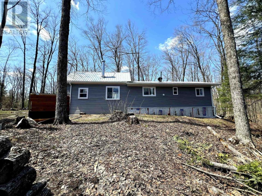 1534 SALERNO LAKE ROAD, Highlands East (Glamorgan)