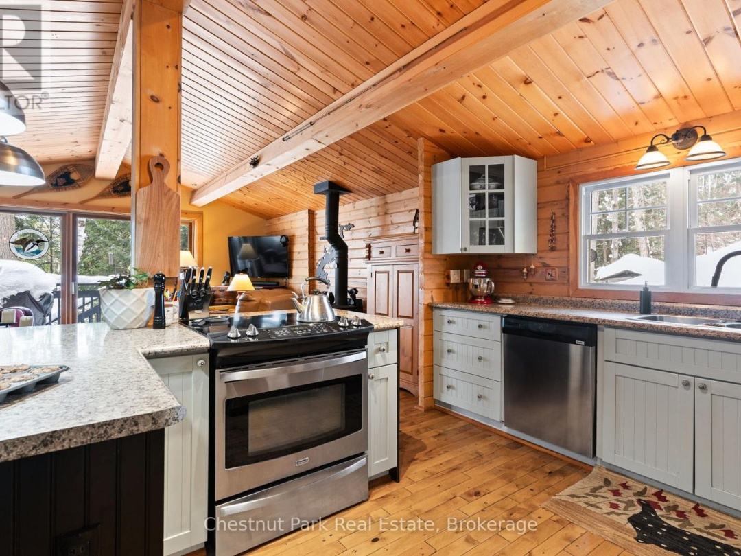 1173 WATTS ROAD, Kennisis Lake