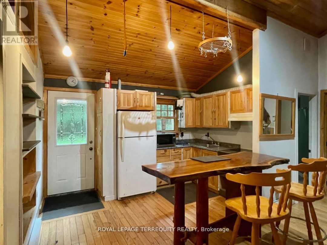 1143 SHERWOOD FOREST ROAD, Muskoka River