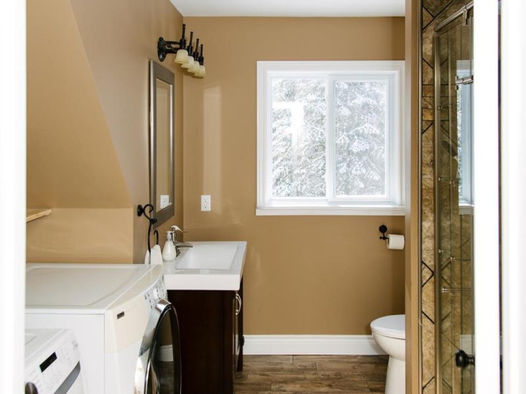 1042 SKI RIDGE TRAIL, 