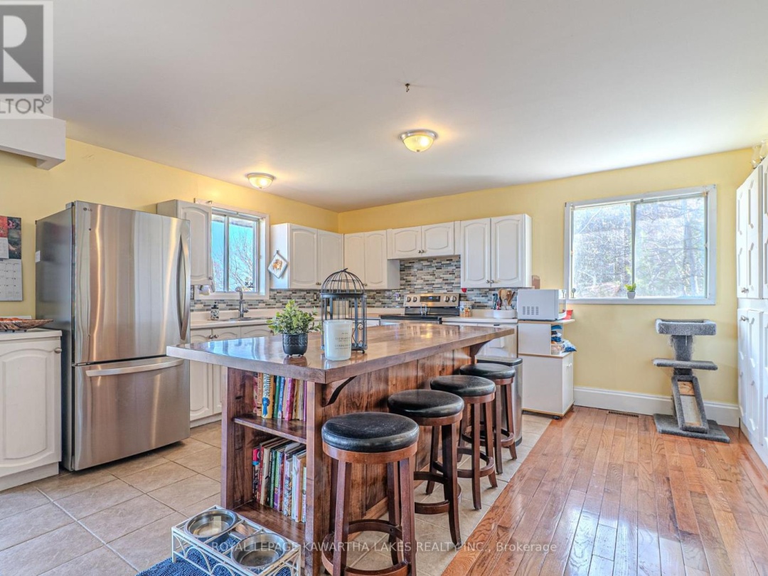 805 CEDAR GLEN ROAD, Sturgeon Lake