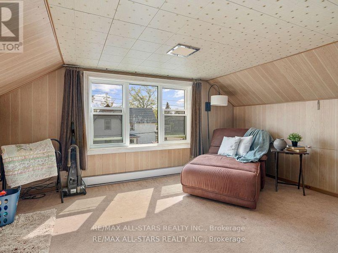 61 FRANCIS STREET E, Kawartha Lakes (Fenelon Falls)
