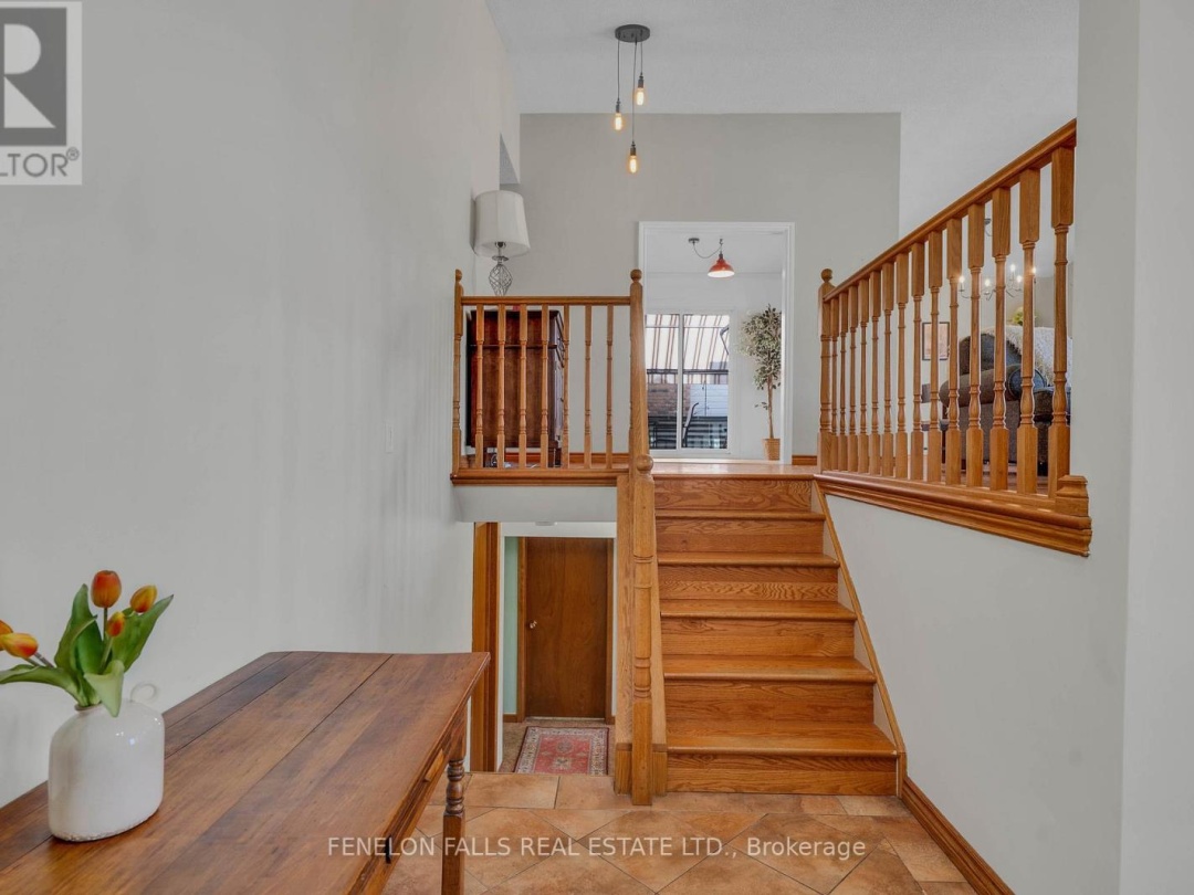 36 JANLISDA DRIVE, Kawartha Lakes (Fenelon Falls)