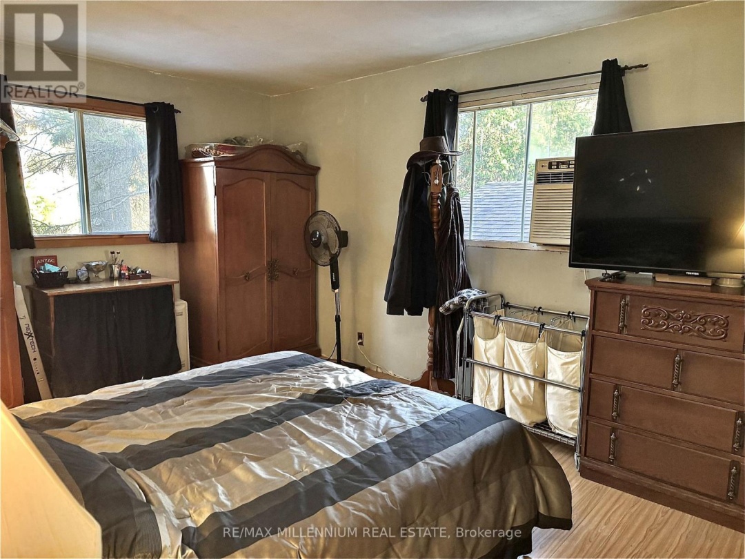 3741 CEDAR RAPIDS DRIVE S, North River