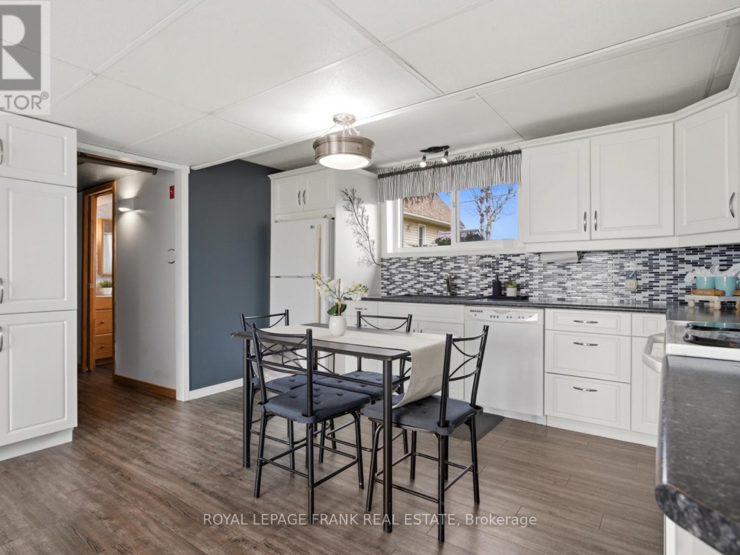 106 STARR BOULEVARD, Lake Scugog