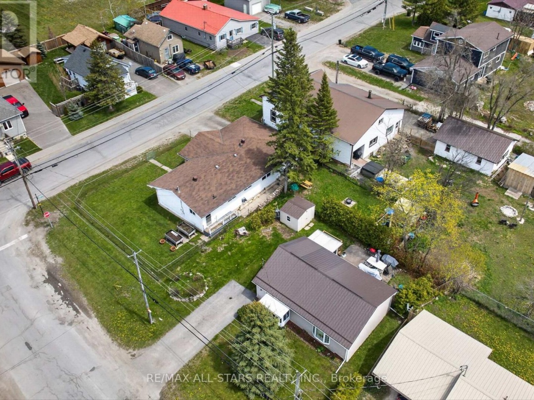 38 ELLIOT STREET, Kawartha Lakes (Fenelon Falls)