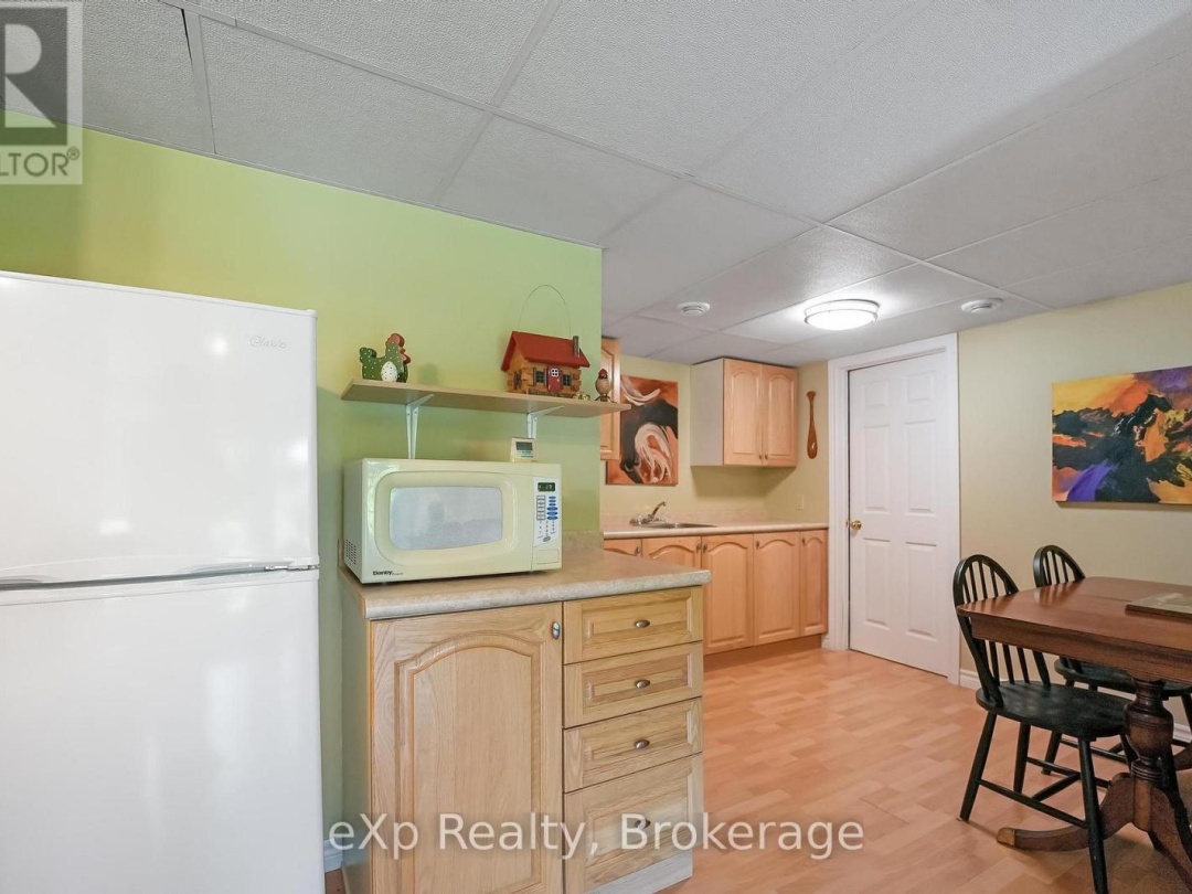 2978 KASHAGAWIGAMOG LAKE ROAD, 