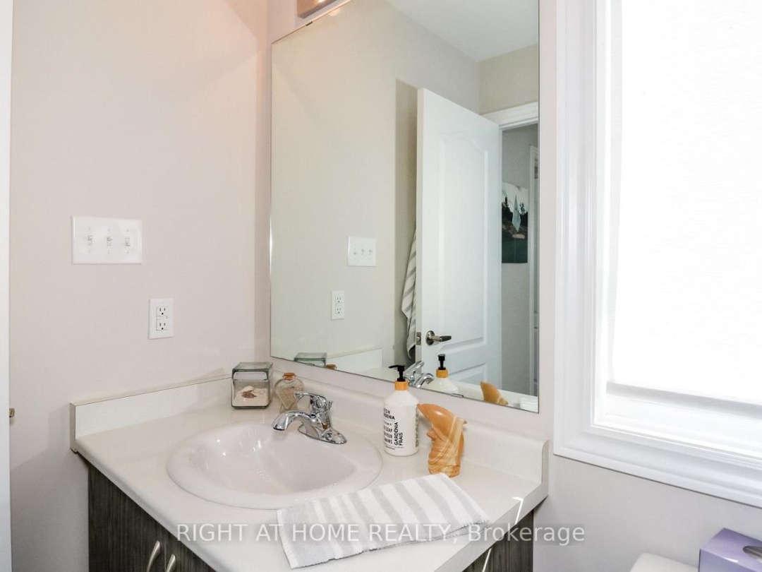 100 MARINA VILLAGE DRIVE, Georgian Bay