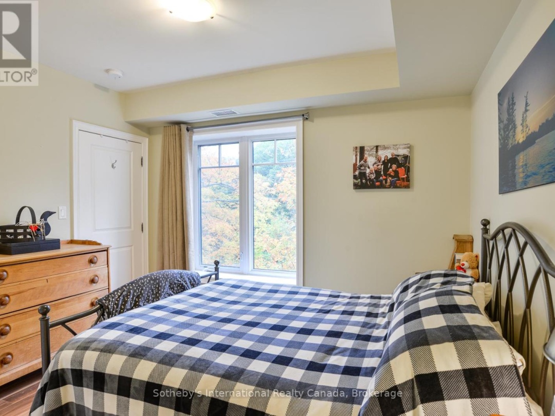 407 - 391 JAMES STREET W, 