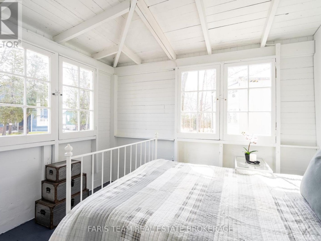 365 ROBINS POINT ROAD, Tay (Victoria Harbour)