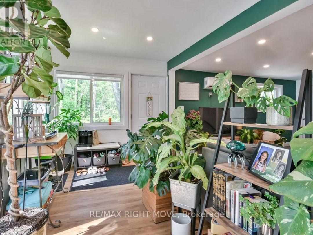 6896 PENTLAND LANE, 