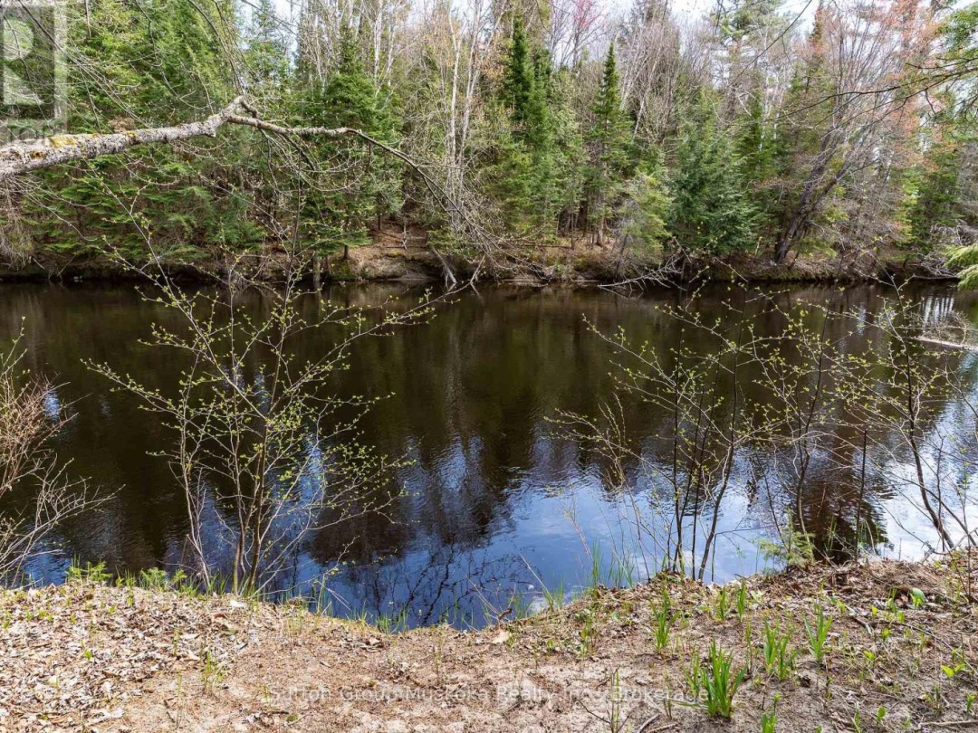 15 GLEN ACRES ROAD, 