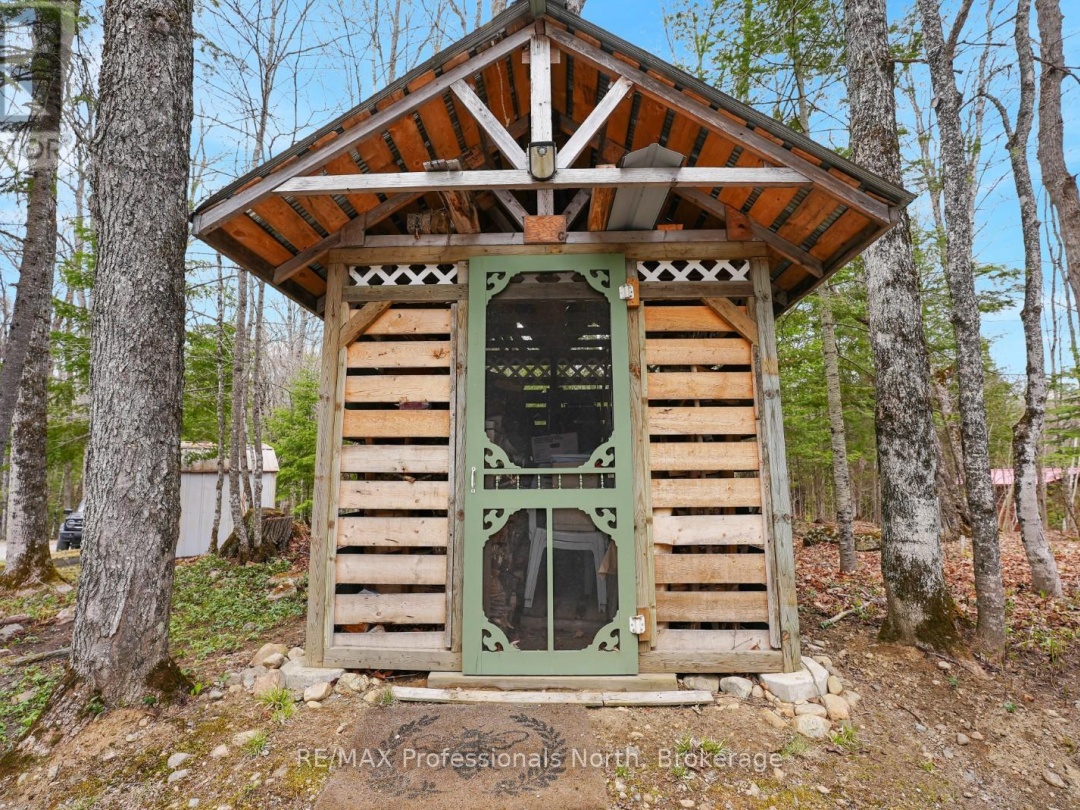 1157 BETWEEN LAKES TRAIL, Soyers Lake