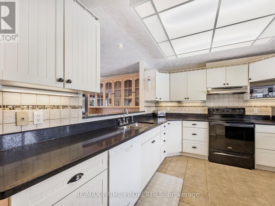201 - 585 ATHERLEY ROAD, Lake Simcoe