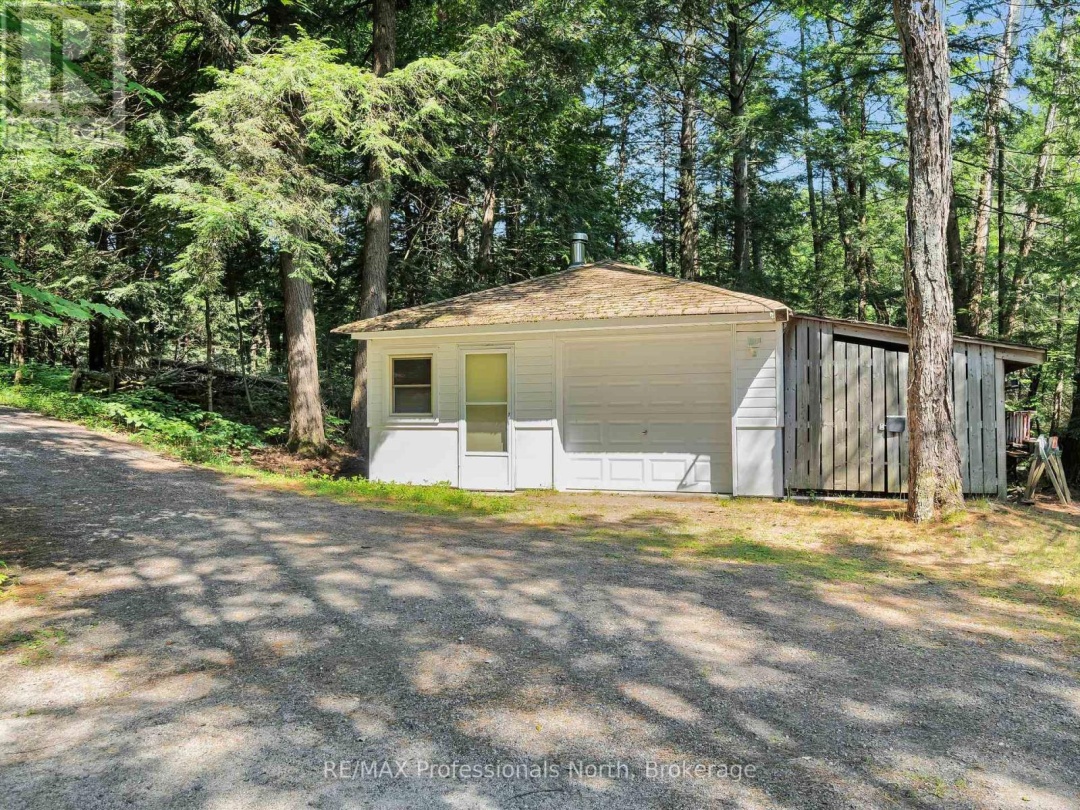 1122 PINE LAKE SHORES ROAD, 