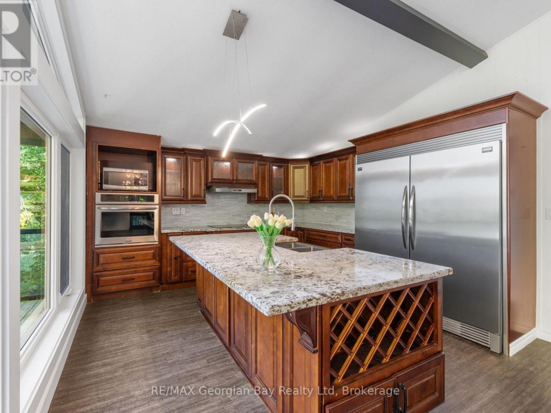 1745 TWIN OAKS CRESCENT, Matchedash Bay